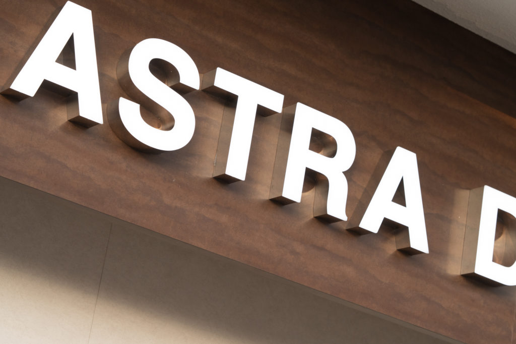 歯科医院のおしゃれな外観デザイン (5)