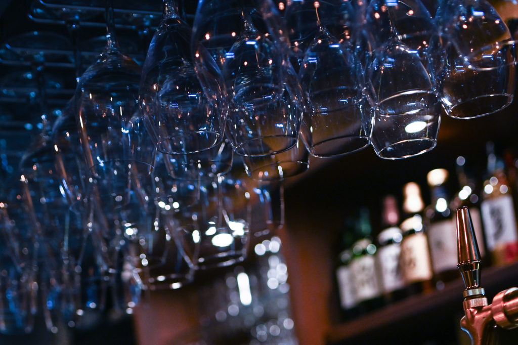 バー(BAR)のおしゃれな店舗外観、看板デザイン (8)