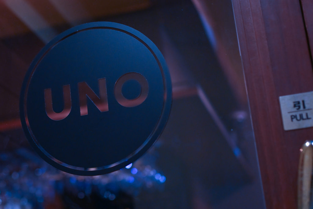 バー(BAR)のおしゃれな店舗外観、看板デザイン (12)