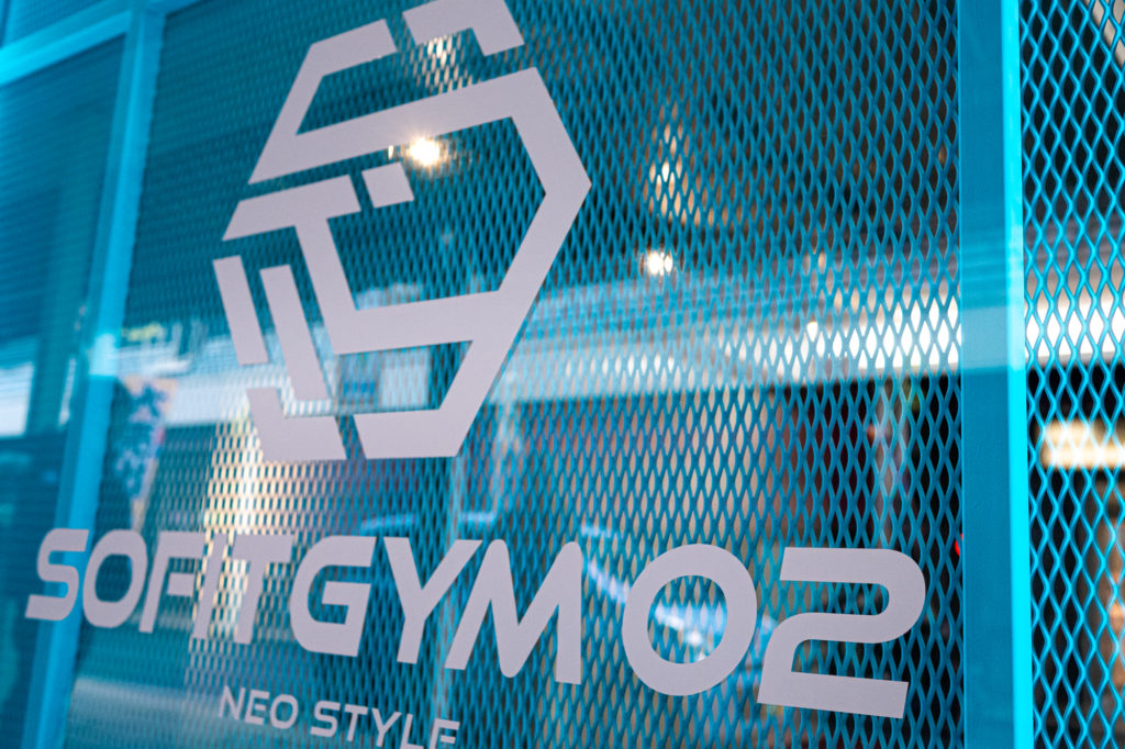 おしゃれなパーソナルジム内装・看板デザイン (19)